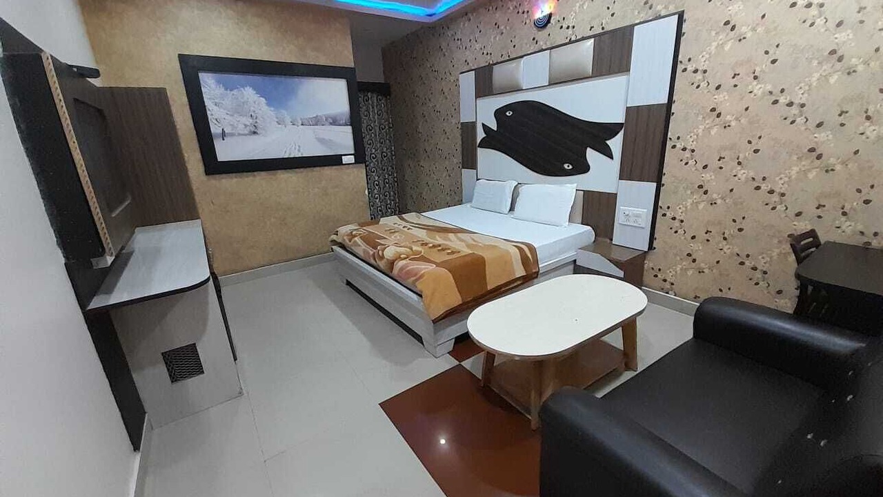 Photo of Bedroom in Mau Ranipur