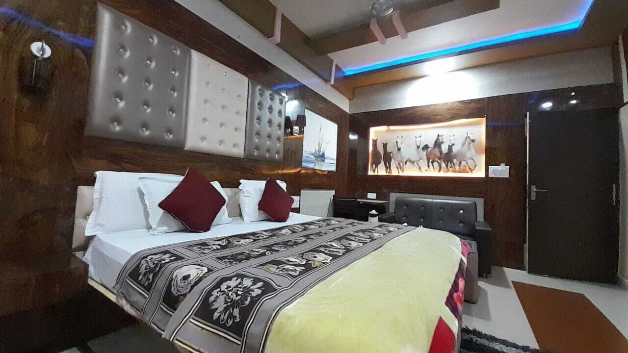 Photo of Bedroom in Mau Ranipur
