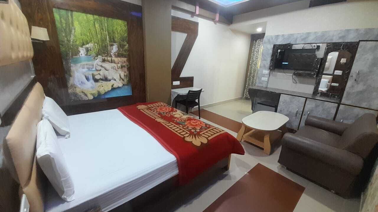 Photo of Bedroom in Mau Ranipur