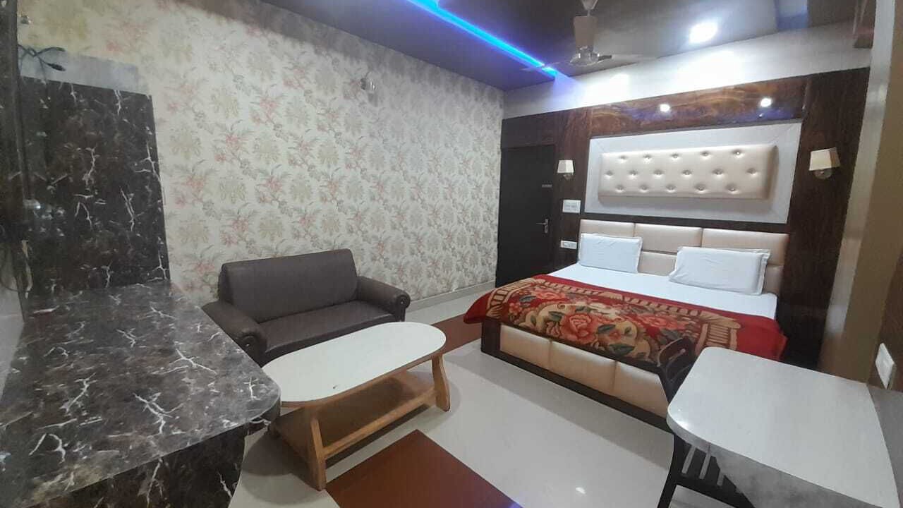 Photo of Bedroom in Mau Ranipur