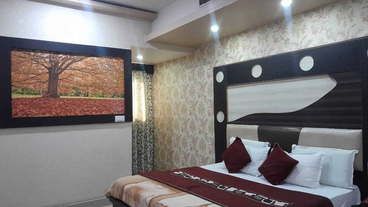 Photo of Bedroom in Mau Ranipur