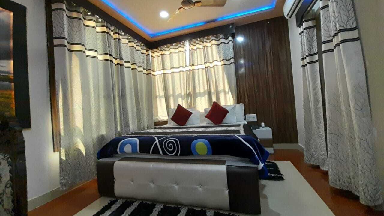 Photo of Bedroom in Mau Ranipur