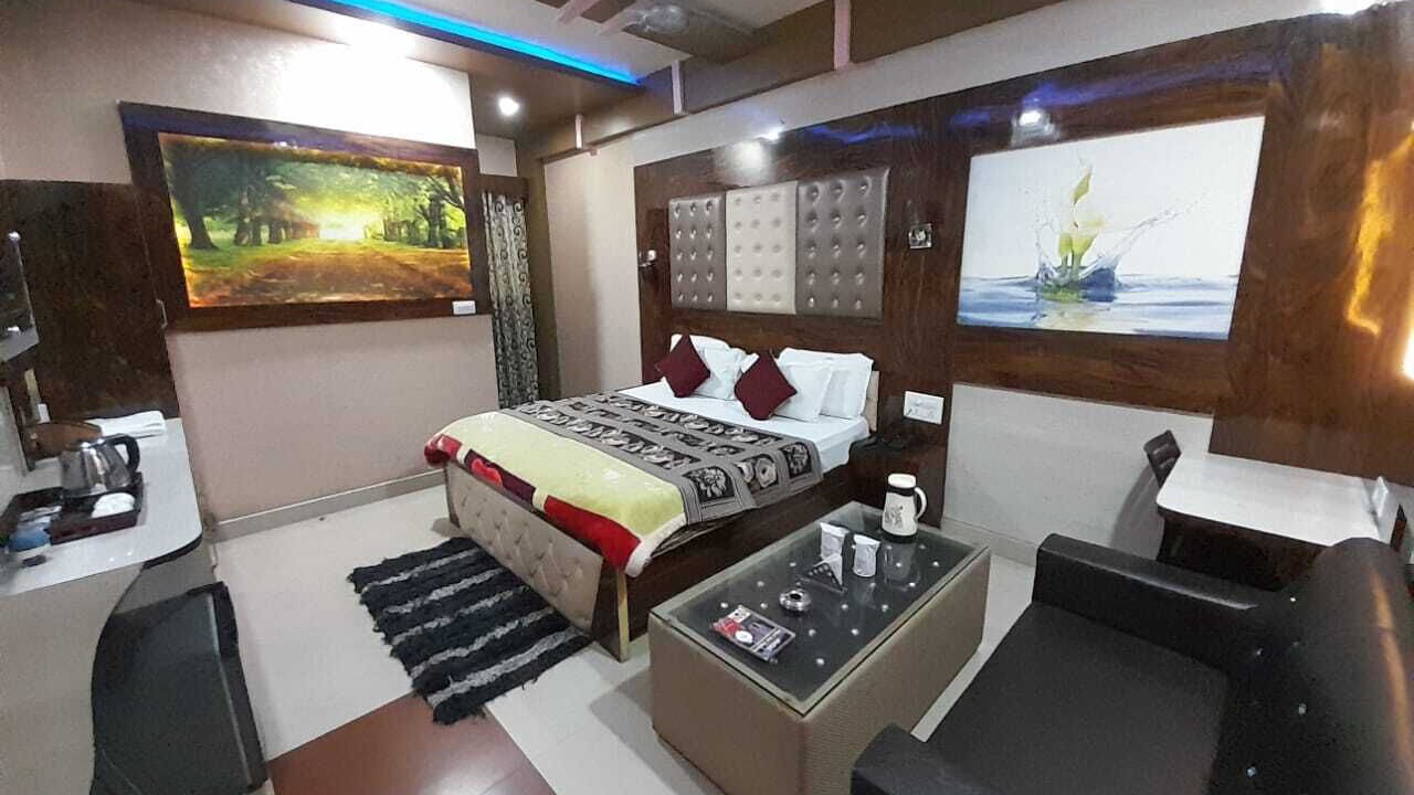 Photo of Bedroom in Mau Ranipur