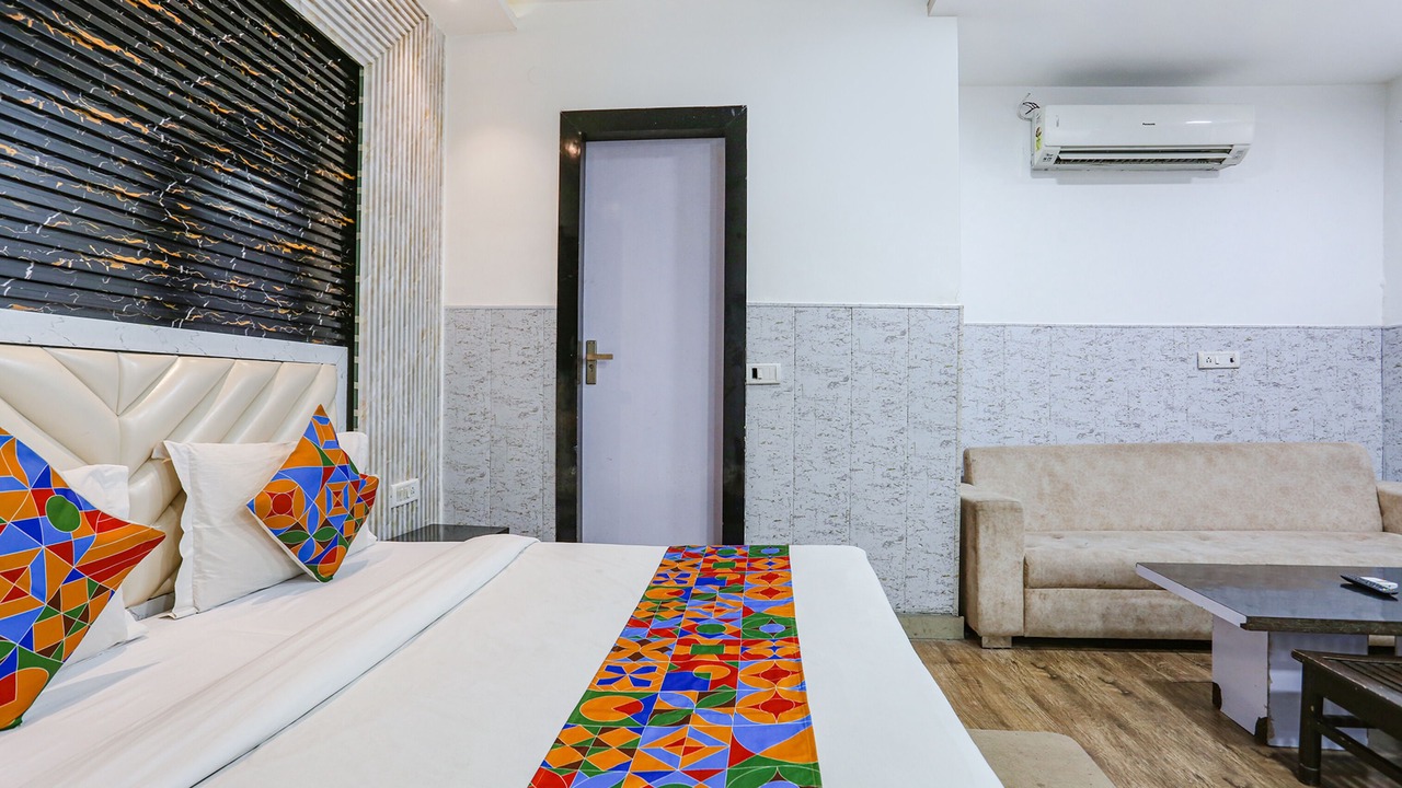 Photo of Bedroom in Karol Bagh