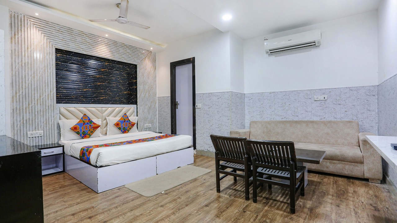 Photo of Bedroom in Karol Bagh