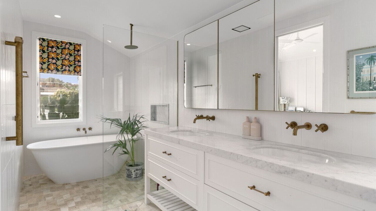Photo of Bathroom in Freshwater