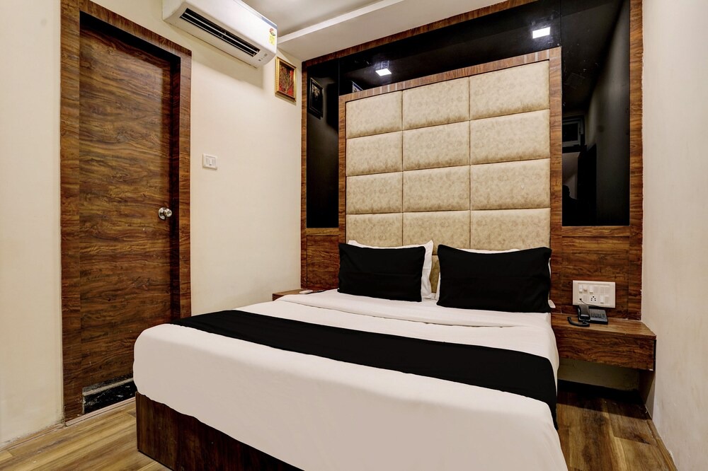 Photo of Bedroom in Malad East