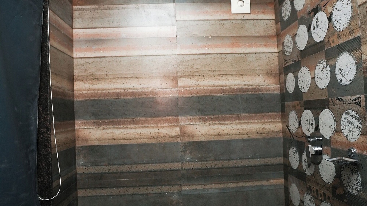Photo of Bathroom in Mahabaleshwar