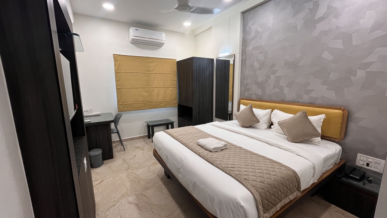 Photo of Bedroom in Daulatabad