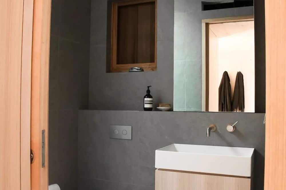 Photo of Bathroom in Glen Davis