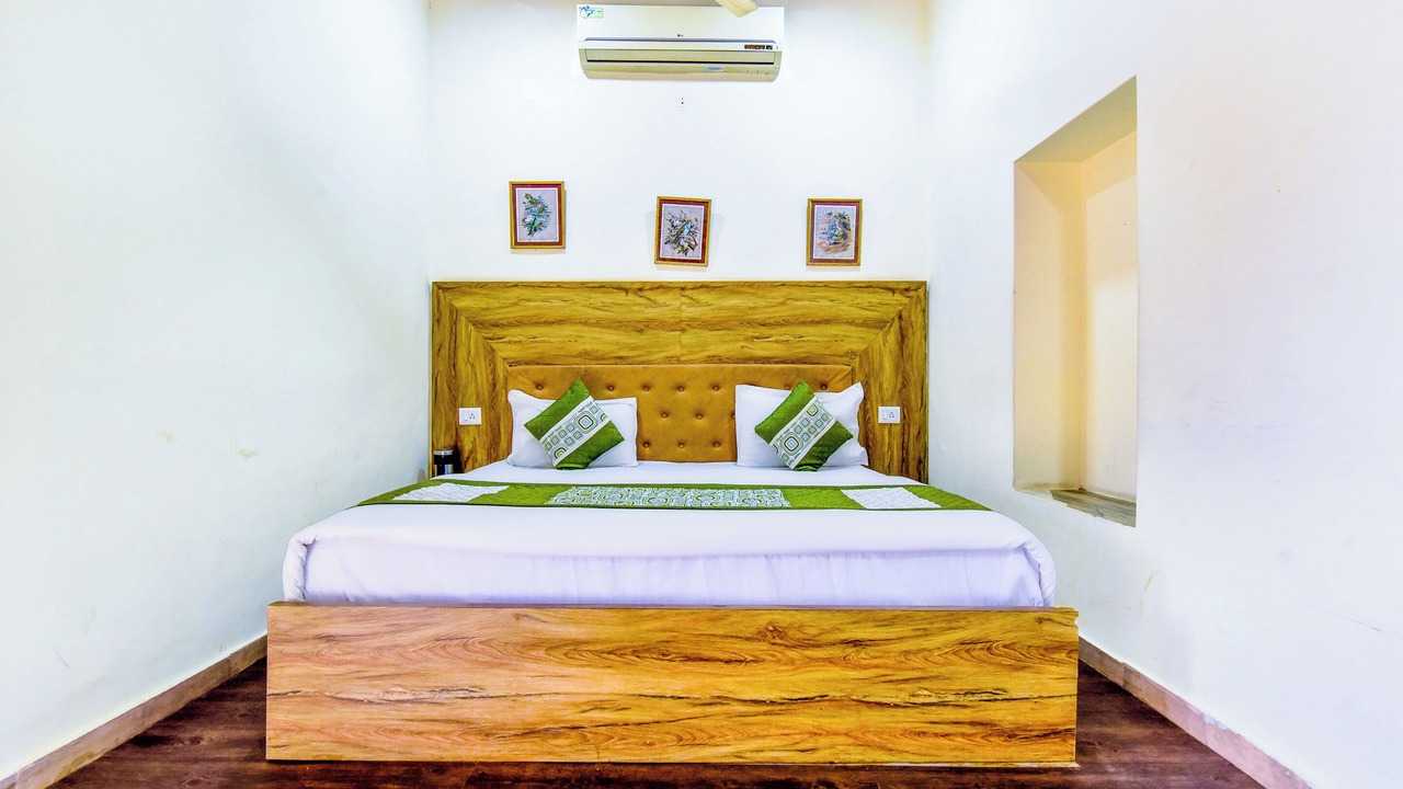 Photo of Bedroom in Mount Abu