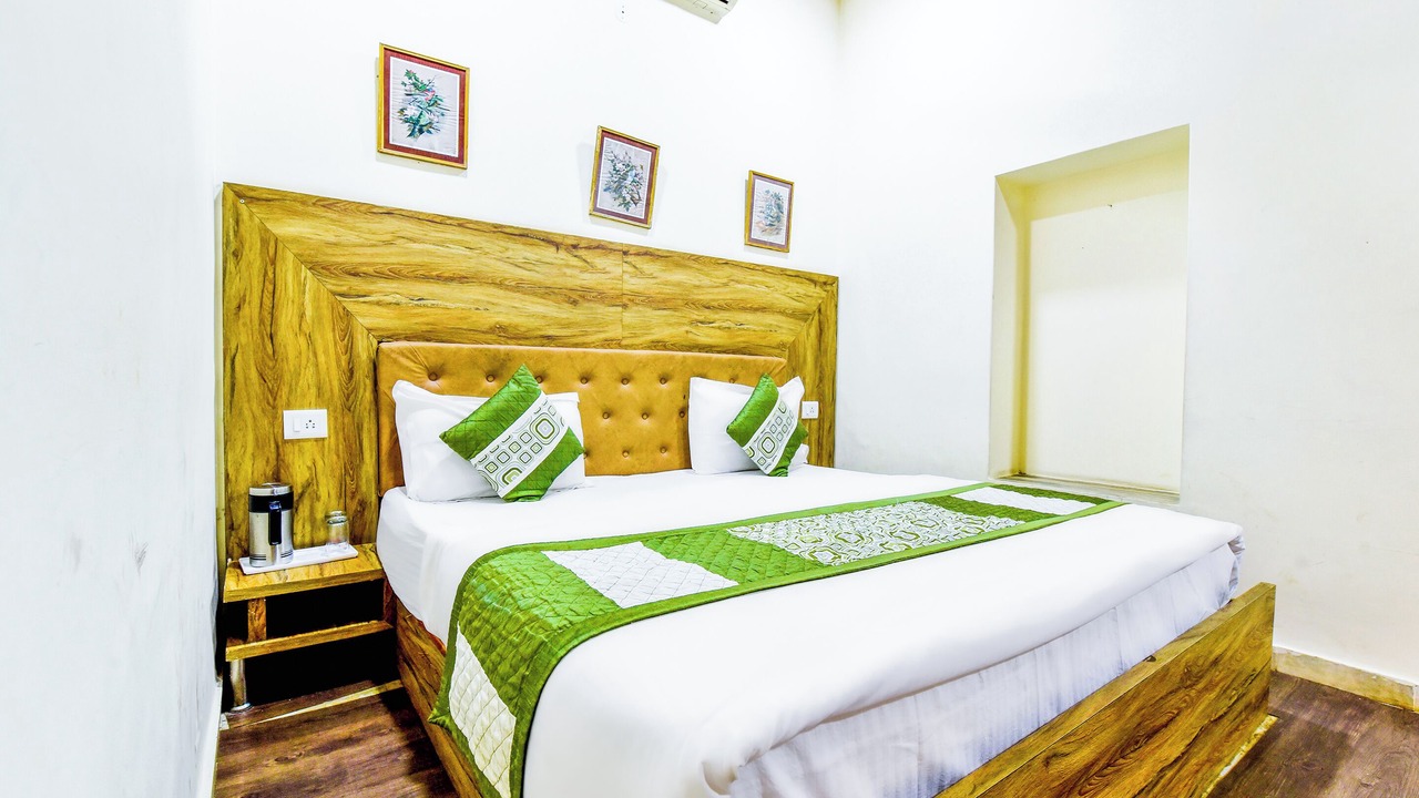 Photo of Bedroom in Mount Abu