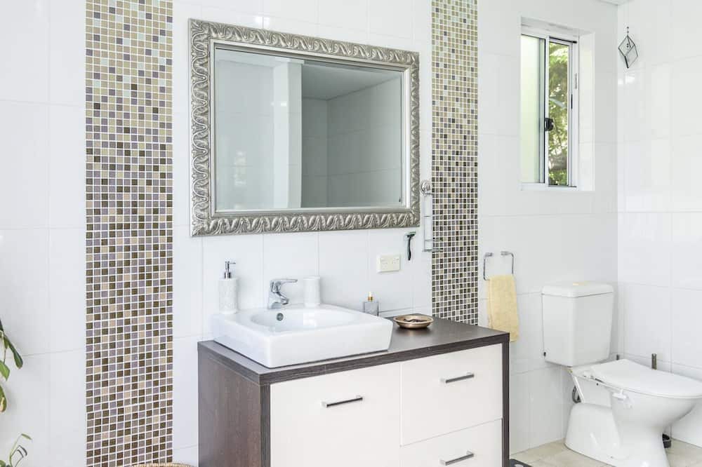 Photo of Bathroom in Macmasters Beach