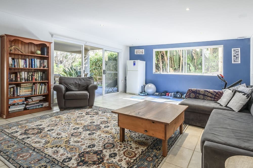 Photo of Livingroom in Macmasters Beach