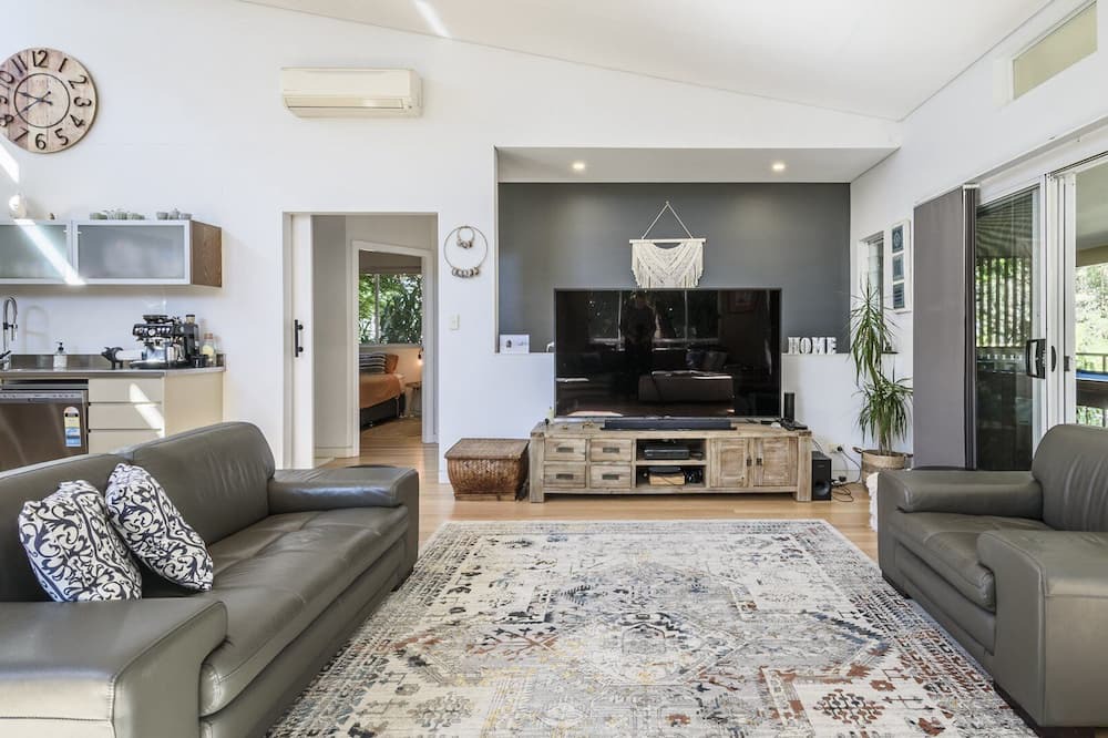 Photo of Livingroom in Macmasters Beach