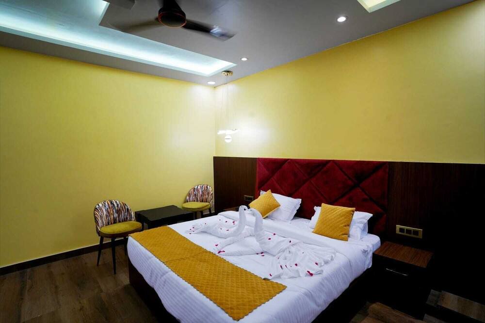 Photo of Bedroom in Alambagh