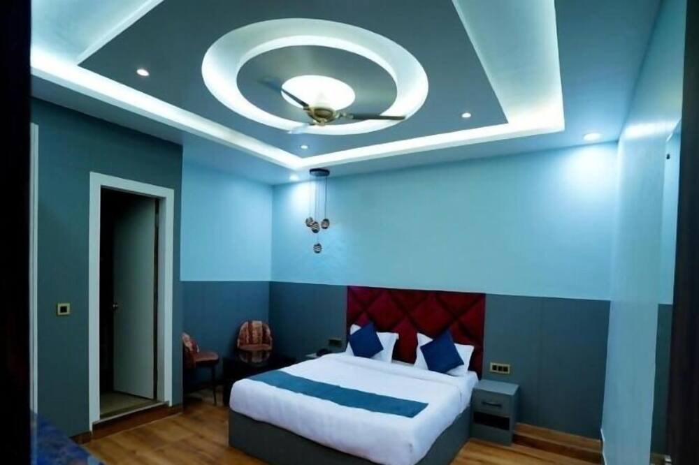 Photo of Bedroom in Alambagh