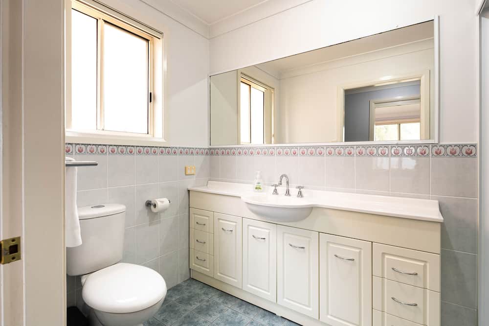 Photo of Bathroom in Berkeley Vale