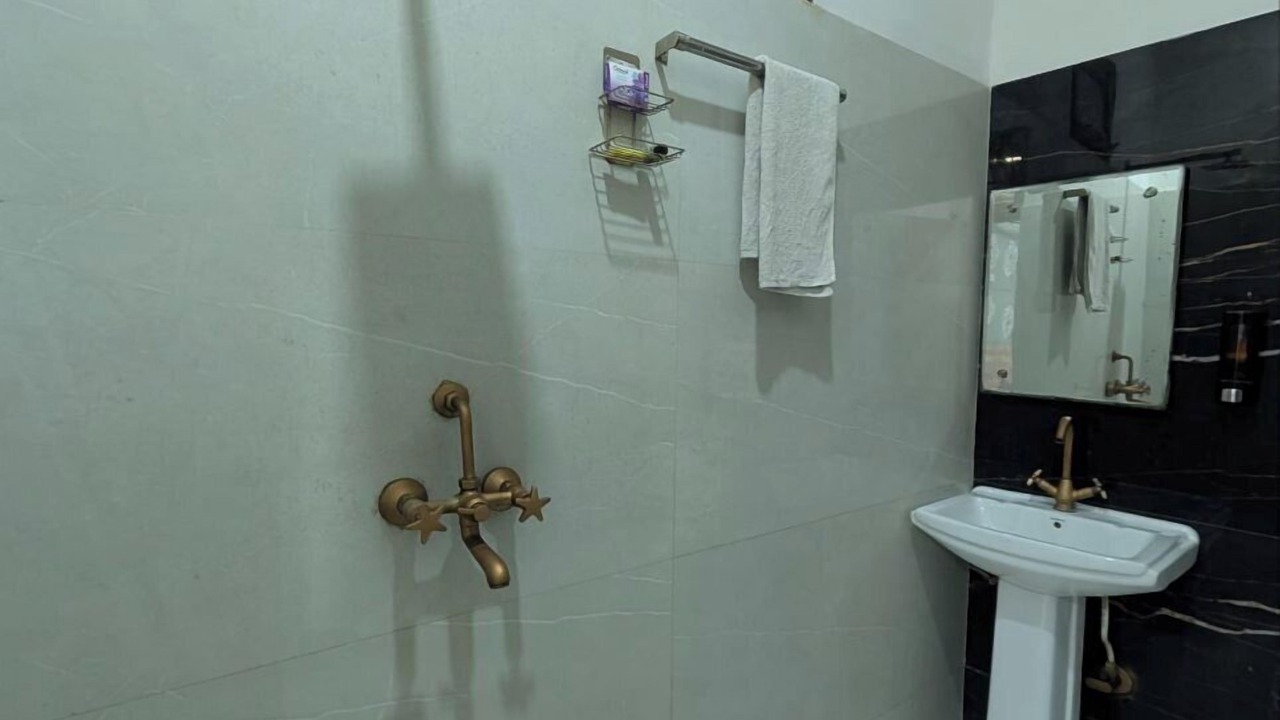 Photo of Bathroom in Basai