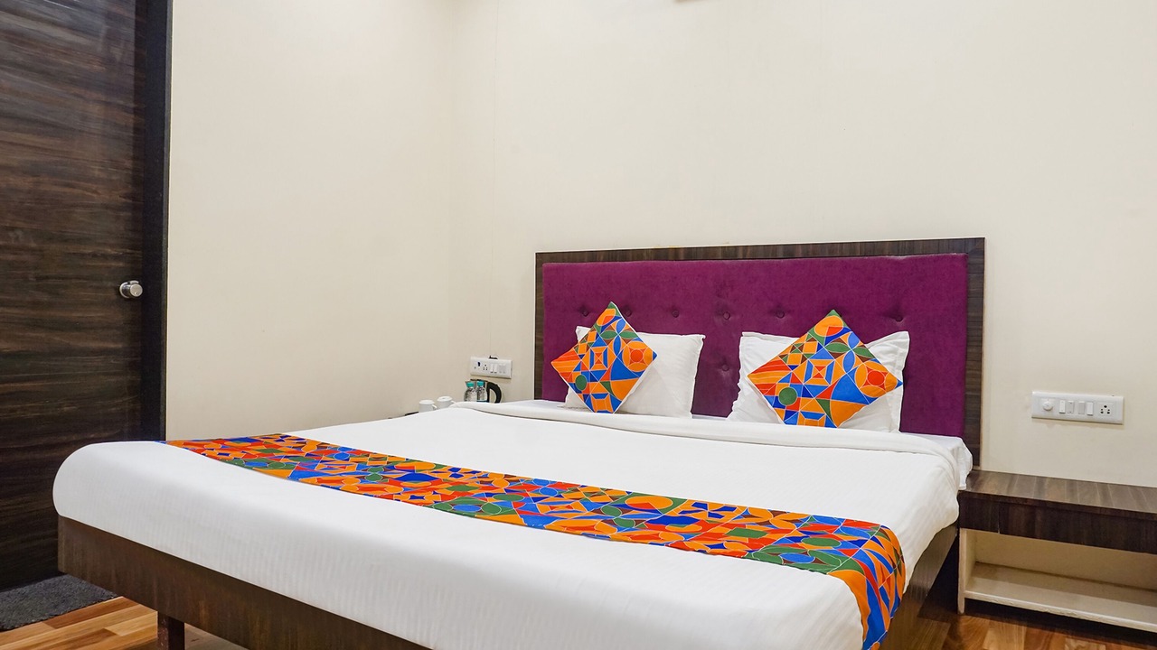 Photo of Bedroom in Maliwada