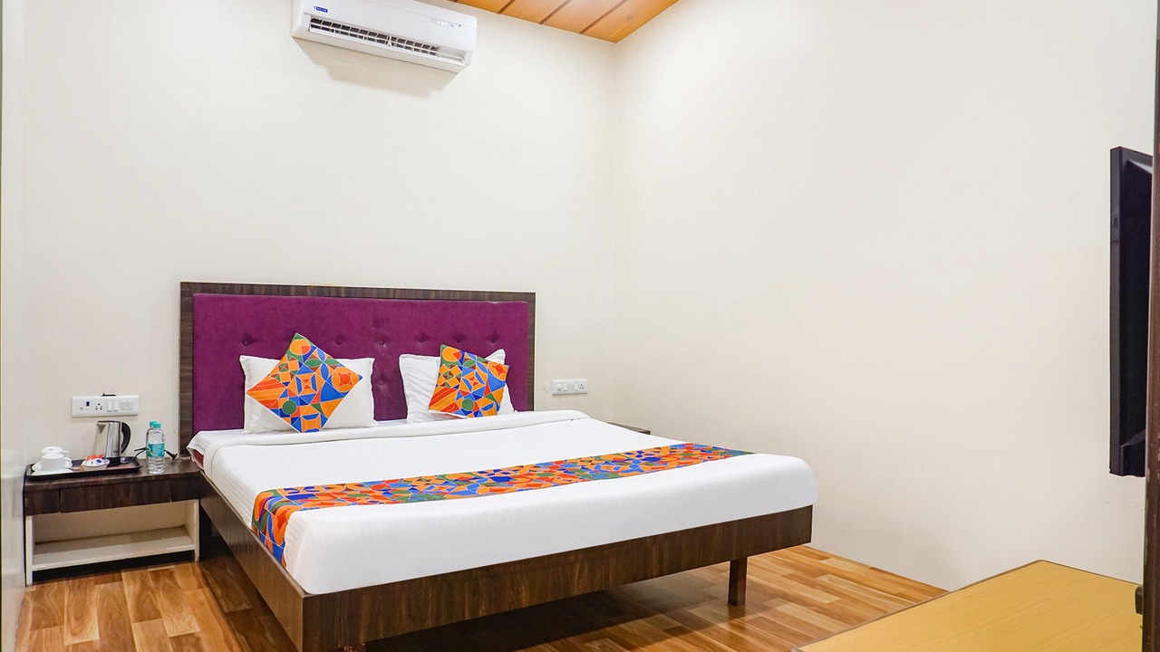 Photo of Bedroom in Maliwada