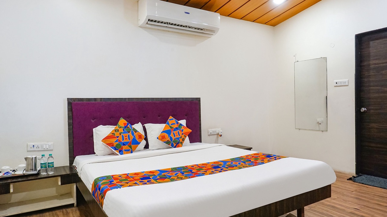 Photo of Bedroom in Maliwada