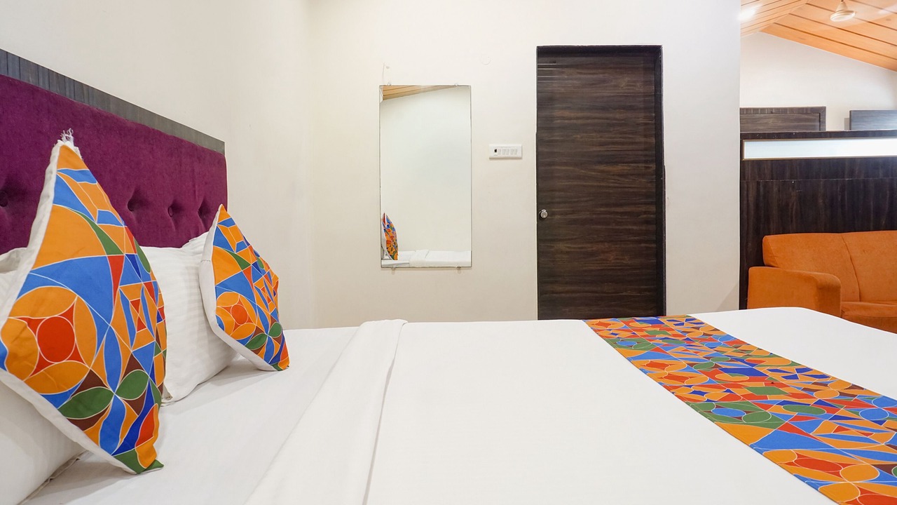 Photo of Bedroom in Maliwada