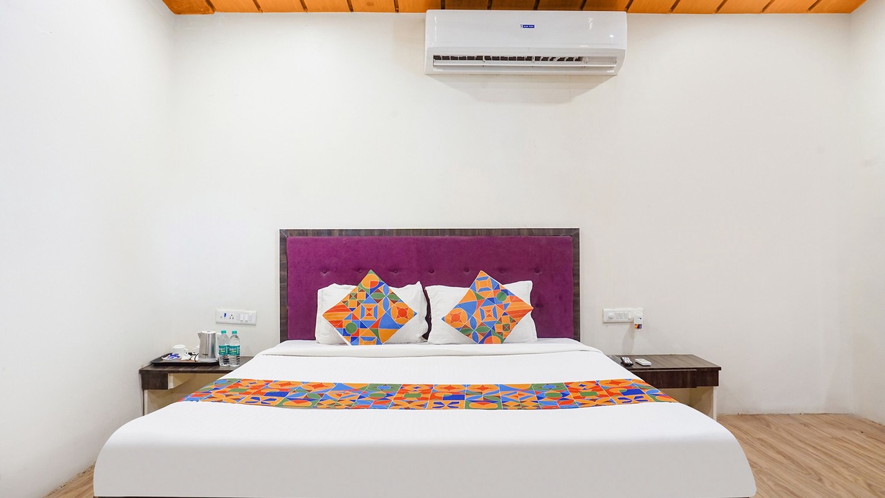 Photo of Bedroom in Maliwada
