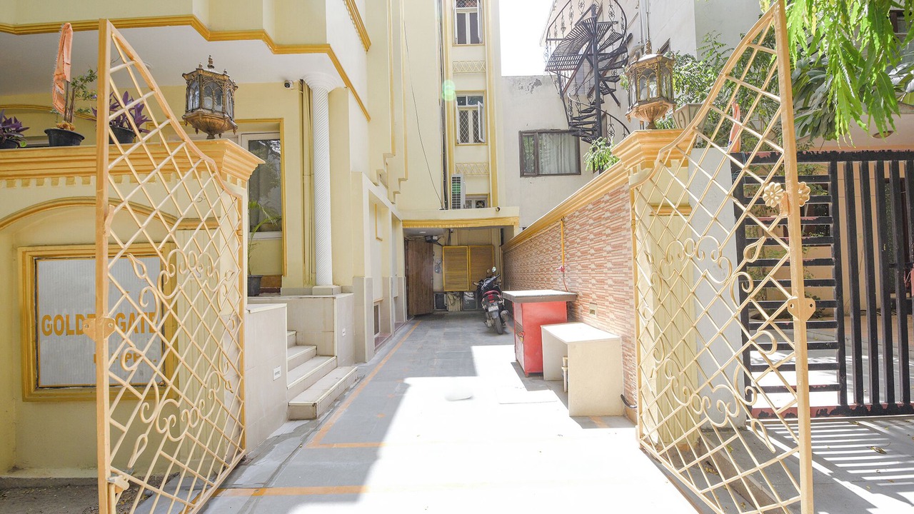 Photo of Bedroom in DLF City