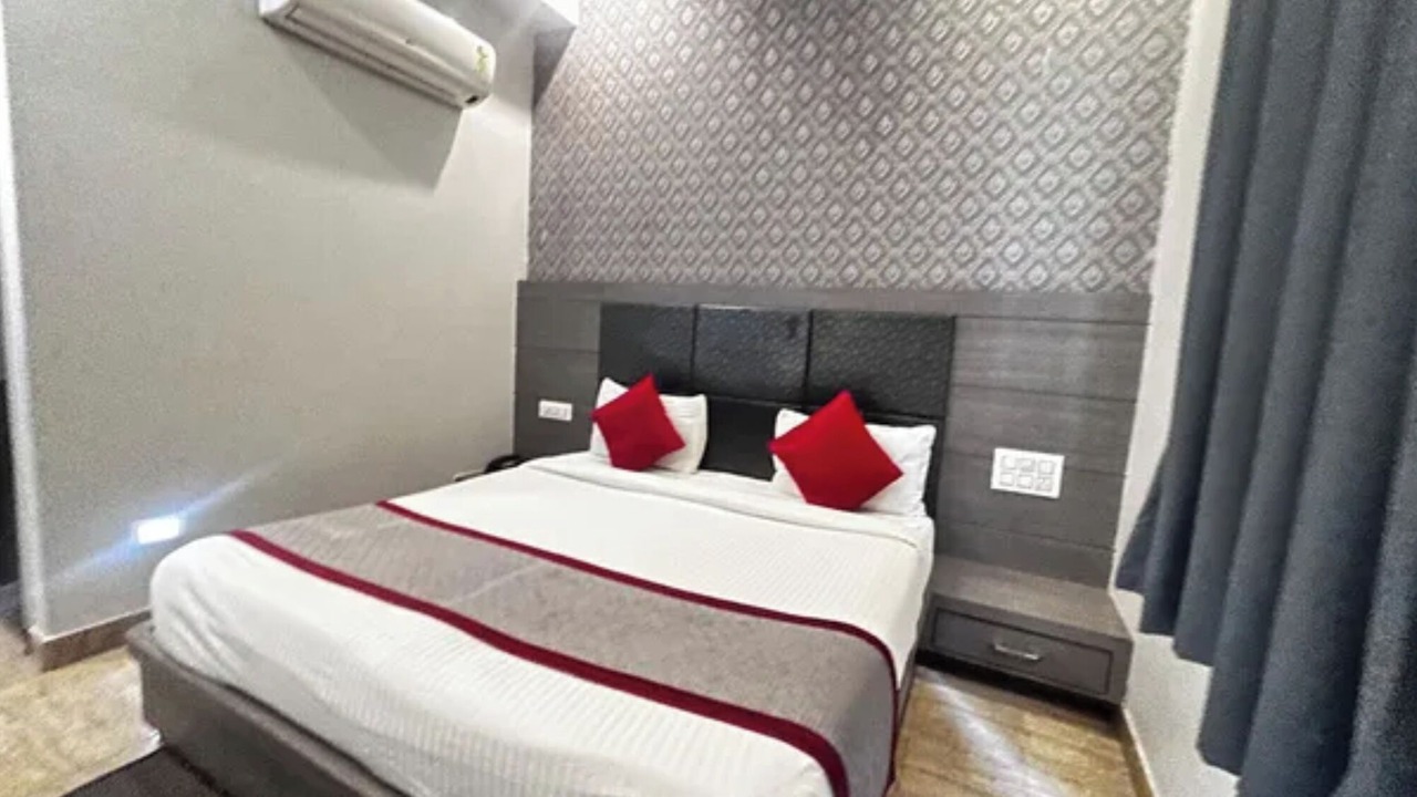 Photo of Bedroom in Malviya Nagar