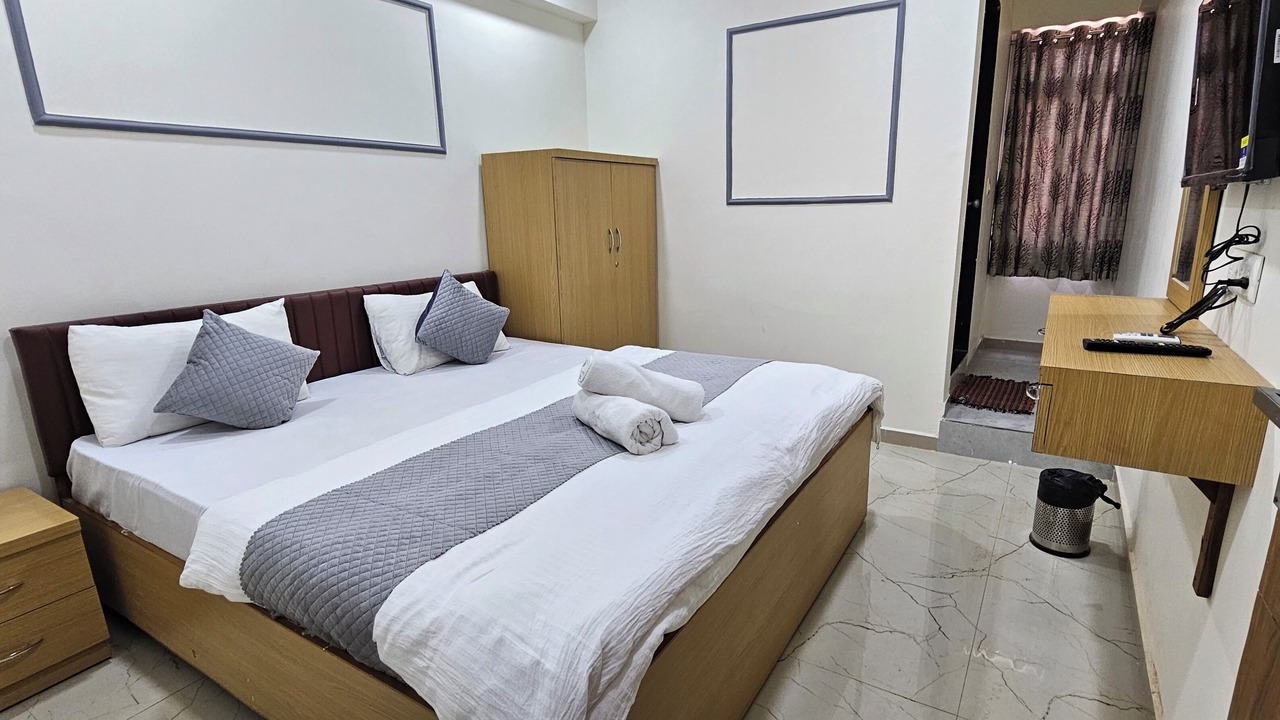 Photo of Bedroom in Mahemdavad