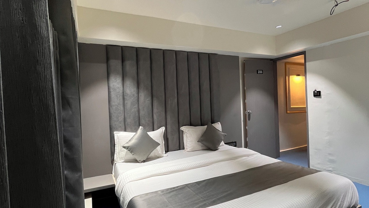 Photo of Bedroom in Navrangpura