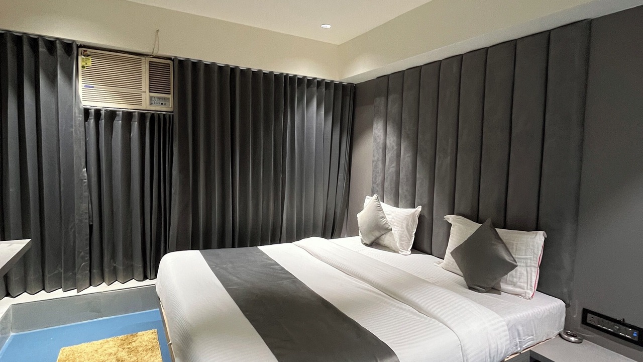 Photo of Bedroom in Navrangpura