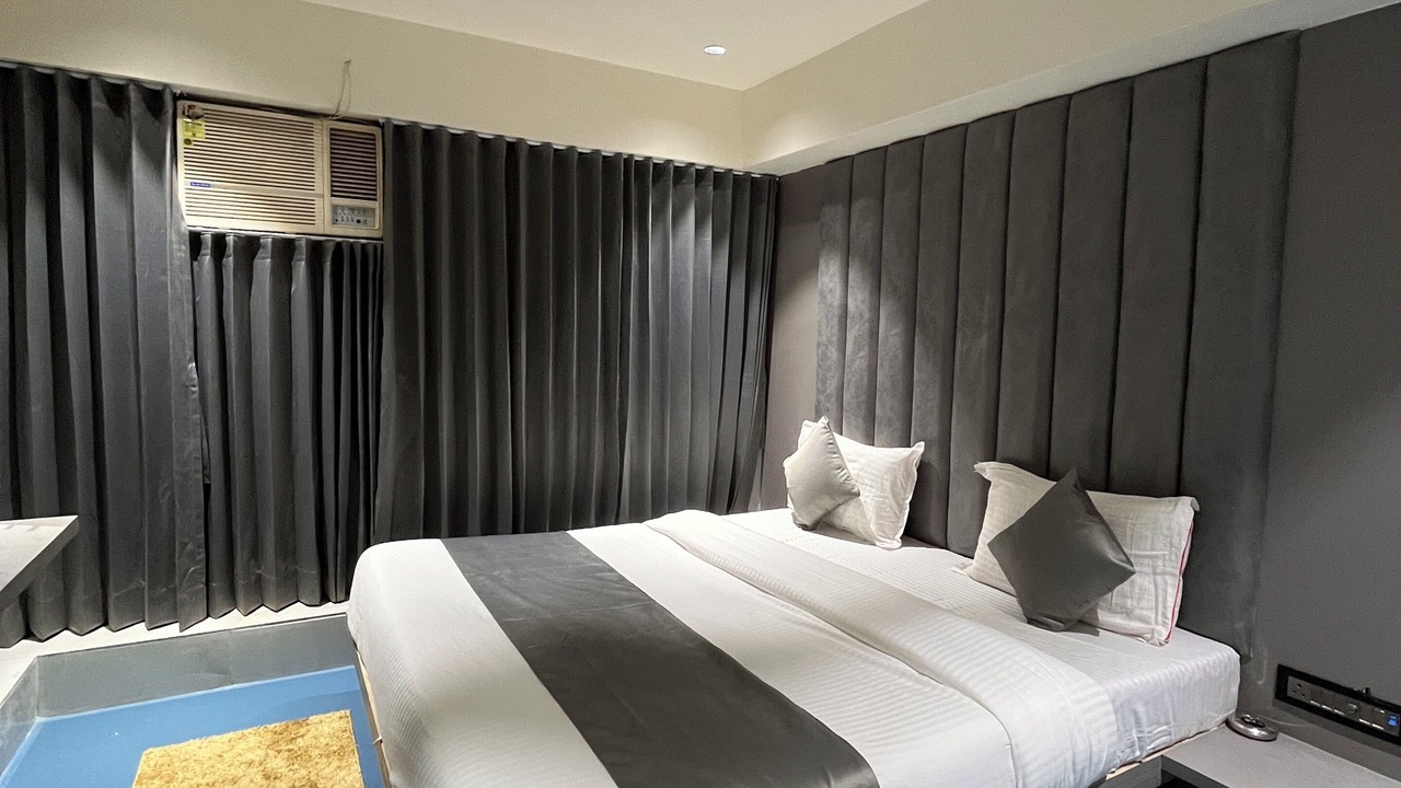 Photo of Bedroom in Navrangpura
