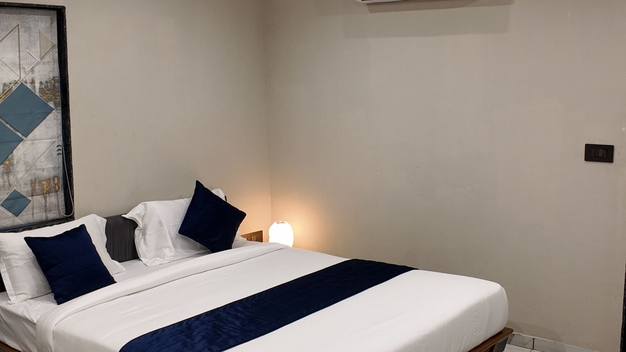 Photo of Bedroom in Gandhinagar