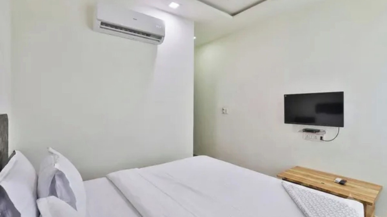 Photo of Bedroom in Gandhinagar