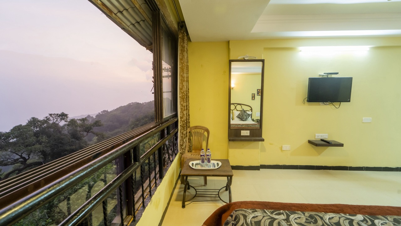 Photo of Bedroom in Mahabaleshwar