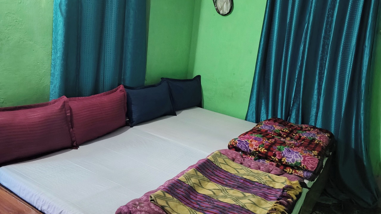 Photo of Bedroom in Ukhimath