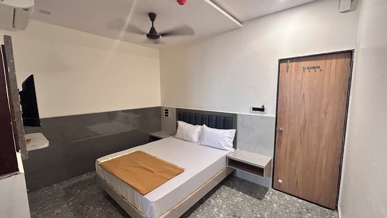 Photo of Bedroom in Surat District