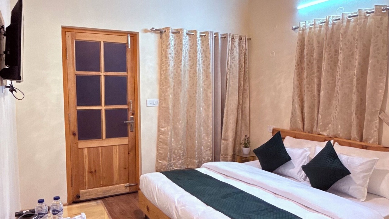 Photo of Bedroom in Nainital