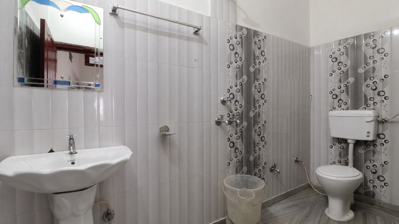 Photo of Bathroom in Narainkoti