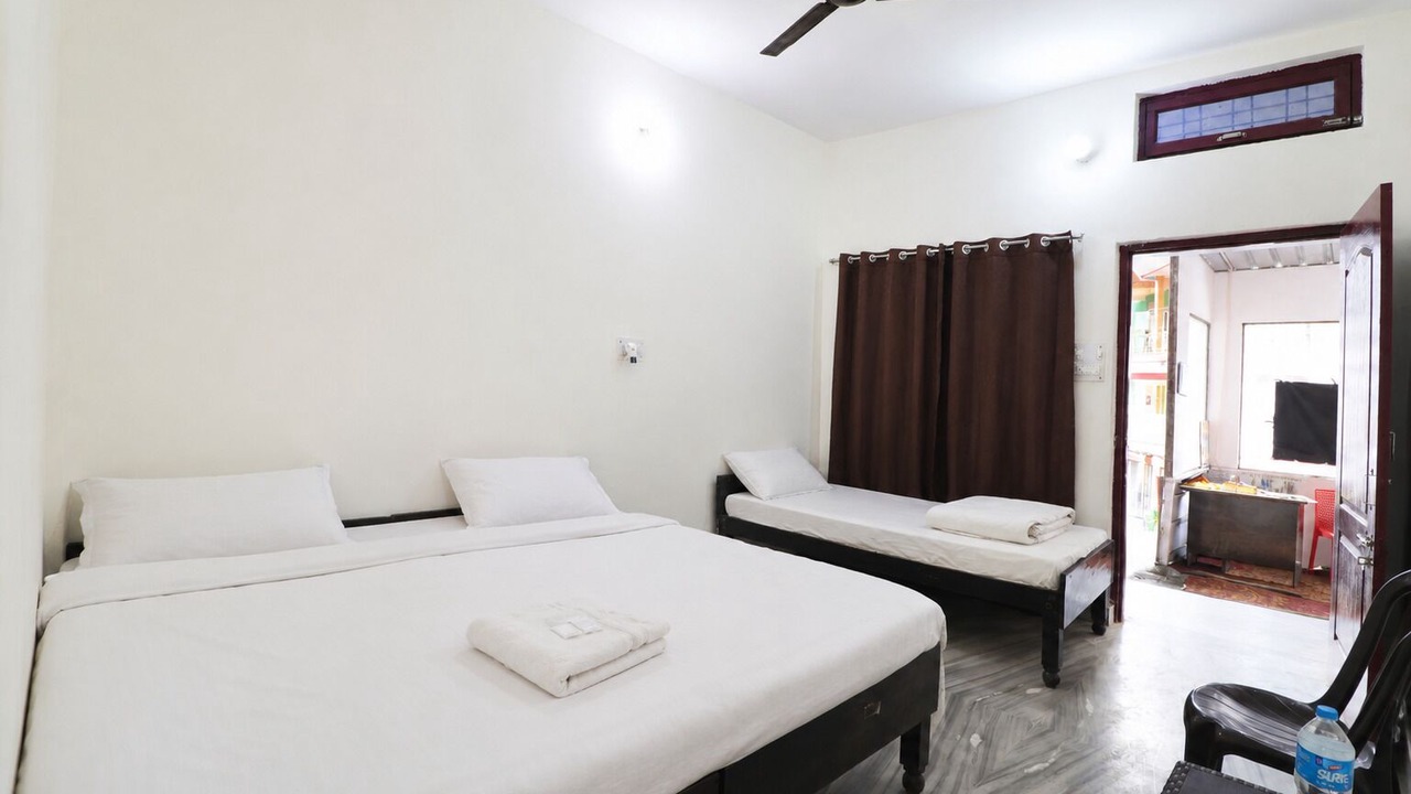 Photo of Bedroom in Narainkoti