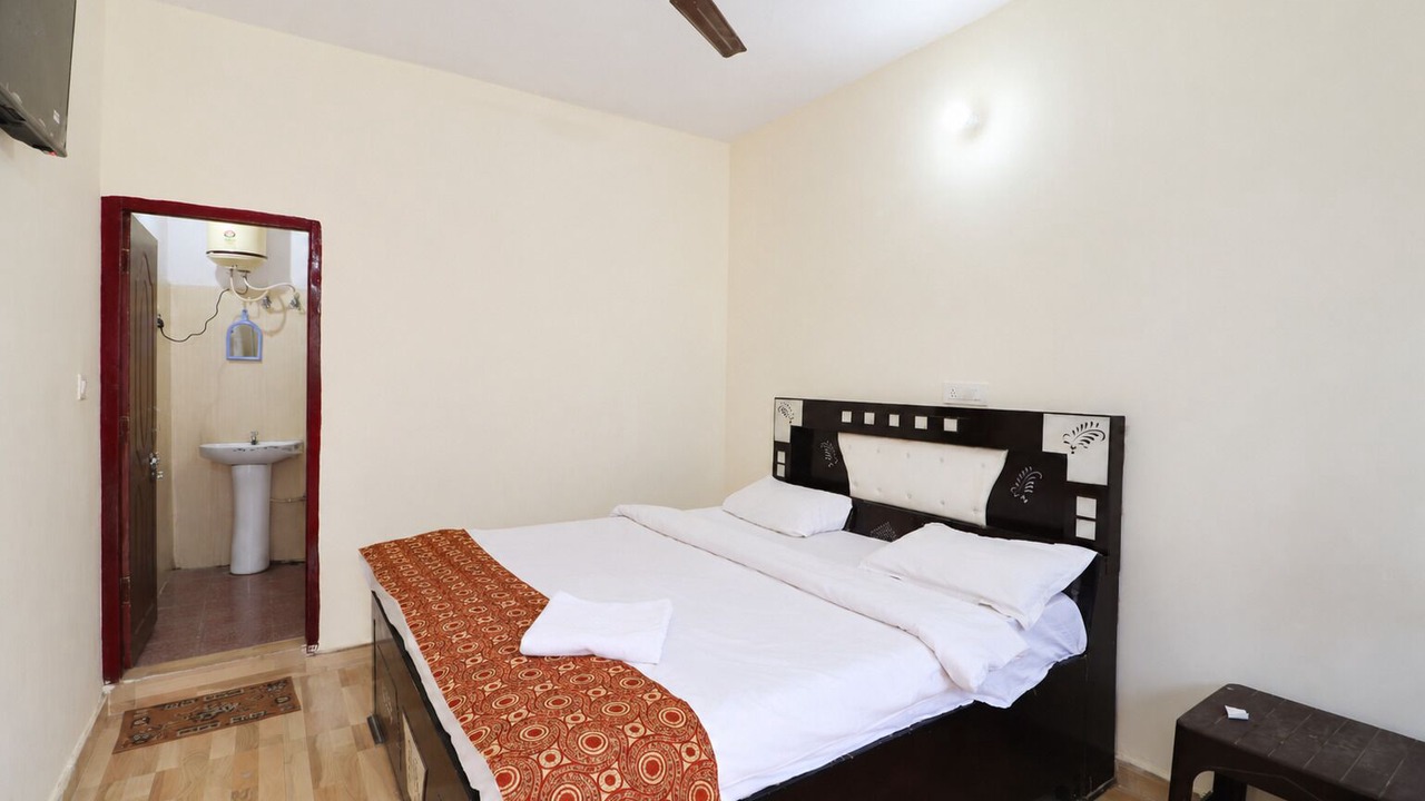 Photo of Bedroom in Narainkoti