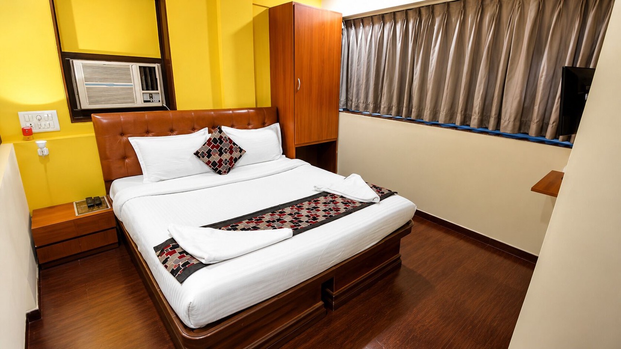Photo of Bedroom in Vile Parle East
