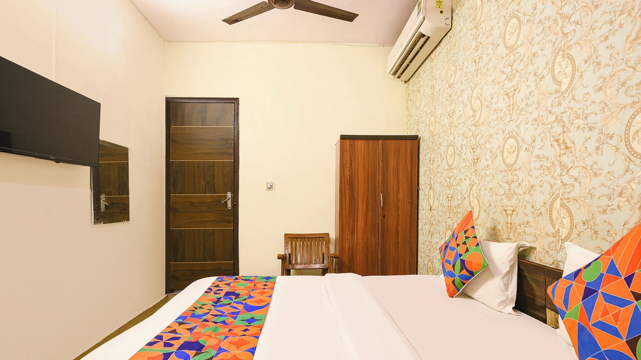 Photo of Bedroom in East of Kailash