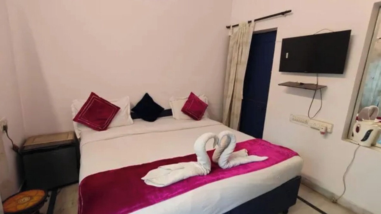 Photo of Bedroom in Vaishali Nagar