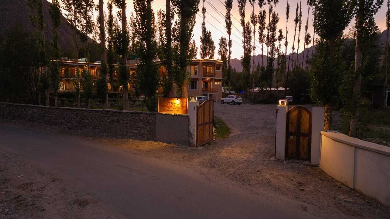 Photo of Outdoor in Hunder