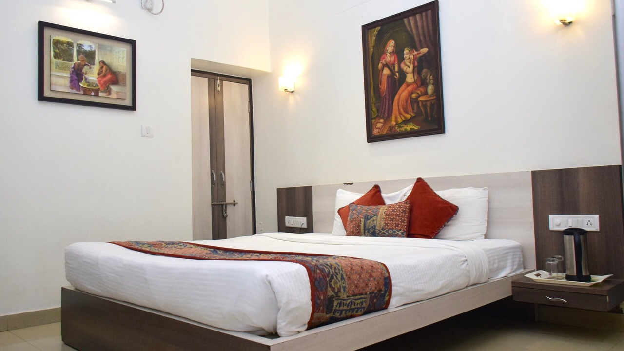 Photo of Bedroom in Mount Abu