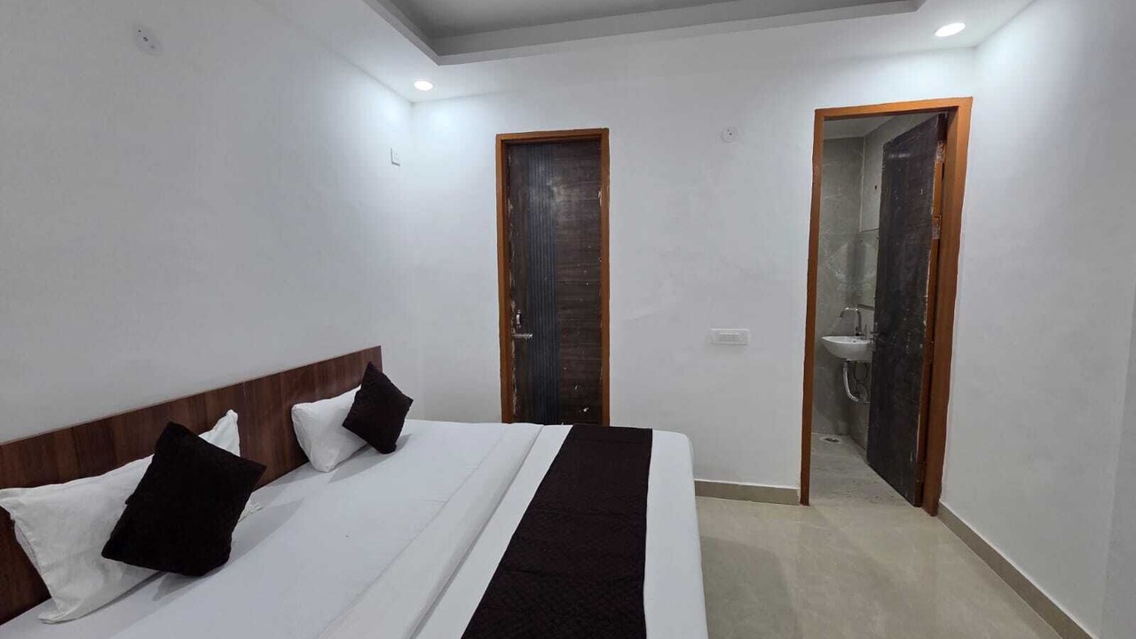 Photo of Bedroom in Sainik Farm