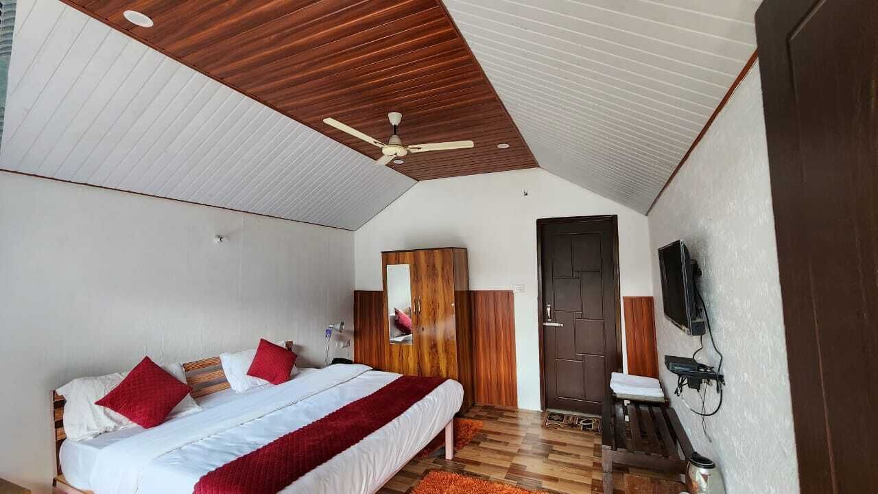 Photo of Bedroom in Narainkoti